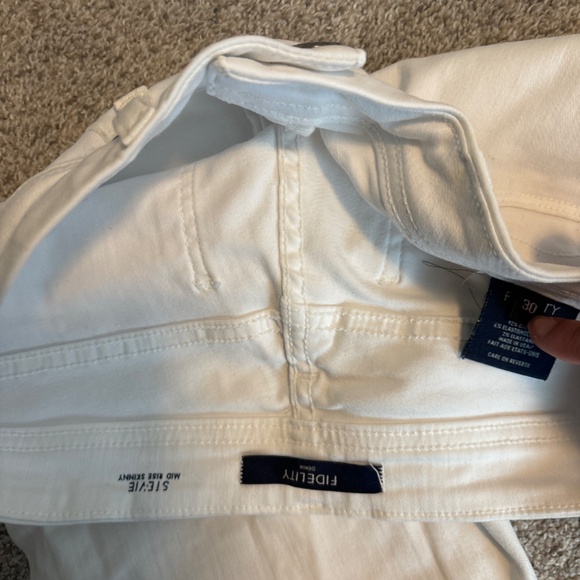 Fidelity “Stevie Mid Rise” - like new - size 30 - Picture 3 of 3